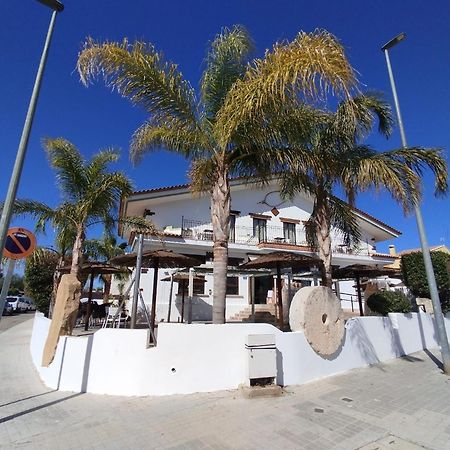 Hostal Espai Mediterrani Puebla de Vallbona Luaran gambar