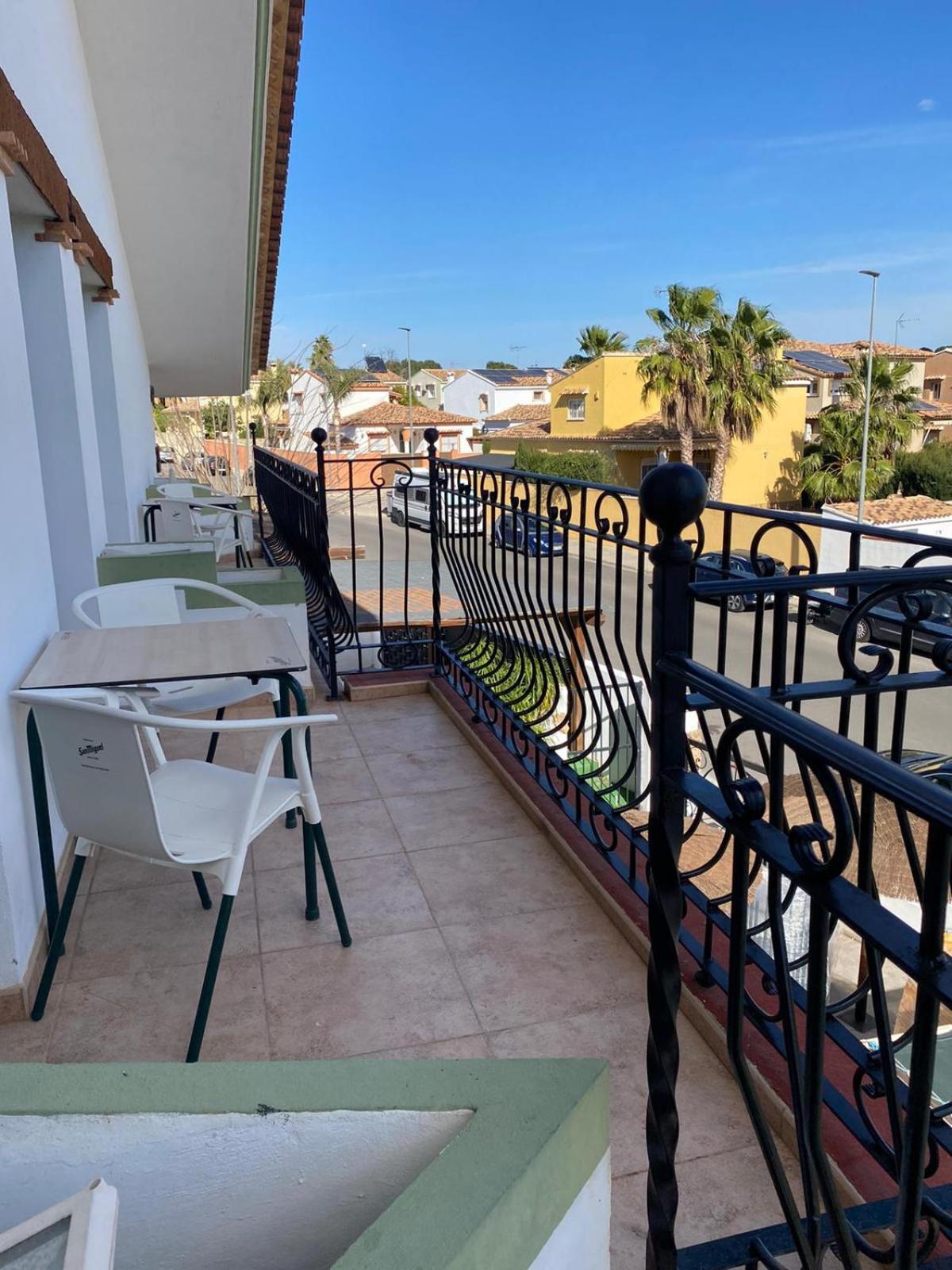 Hostal Espai Mediterrani Puebla de Vallbona Luaran gambar