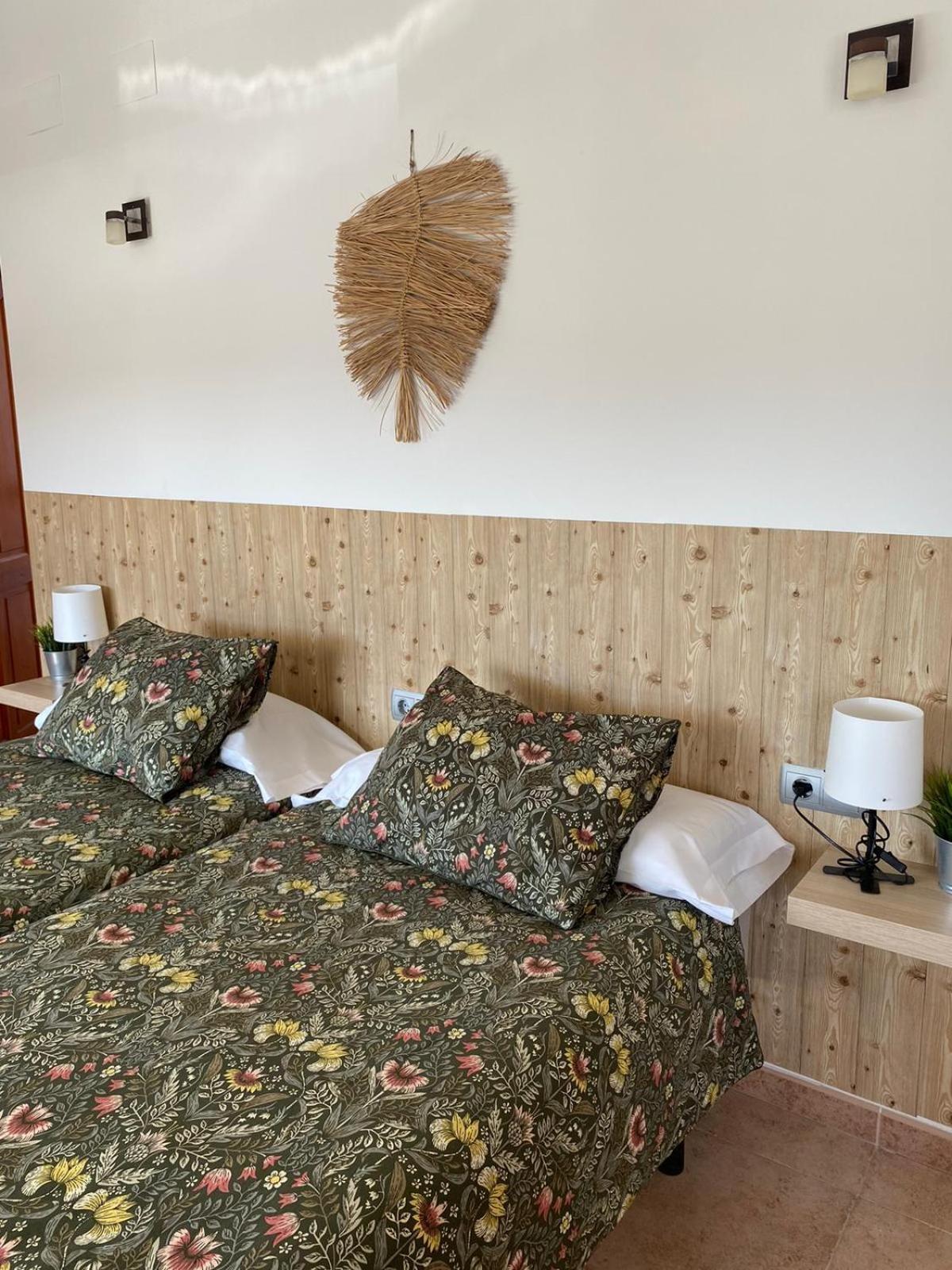 Hostal Espai Mediterrani Puebla de Vallbona Luaran gambar