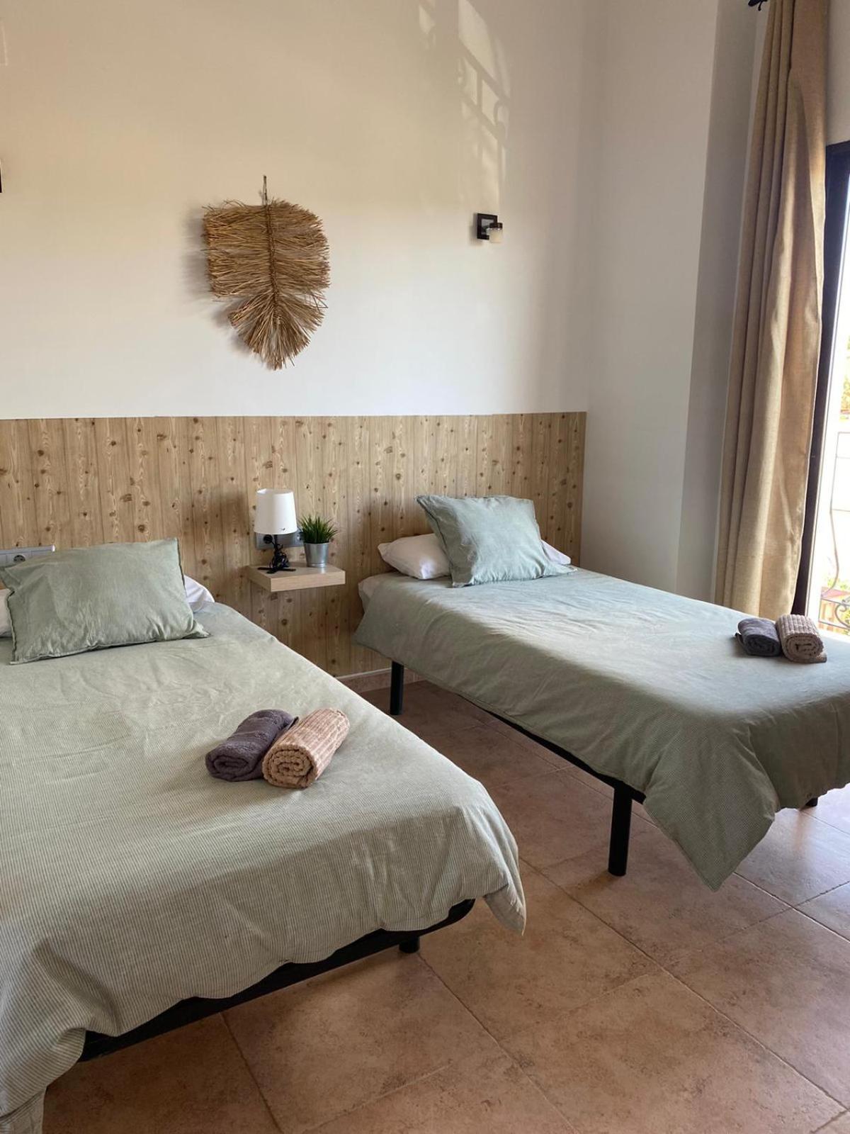Hostal Espai Mediterrani Puebla de Vallbona Luaran gambar