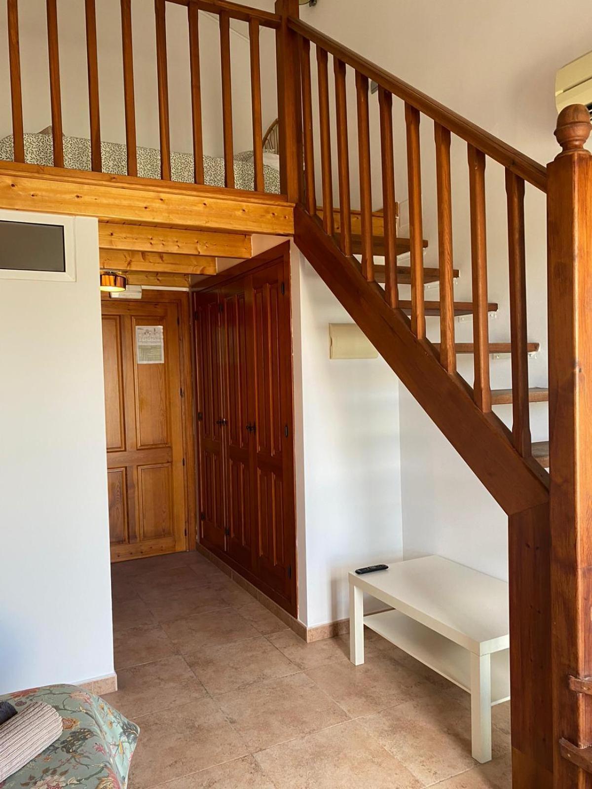 Hostal Espai Mediterrani Puebla de Vallbona Luaran gambar