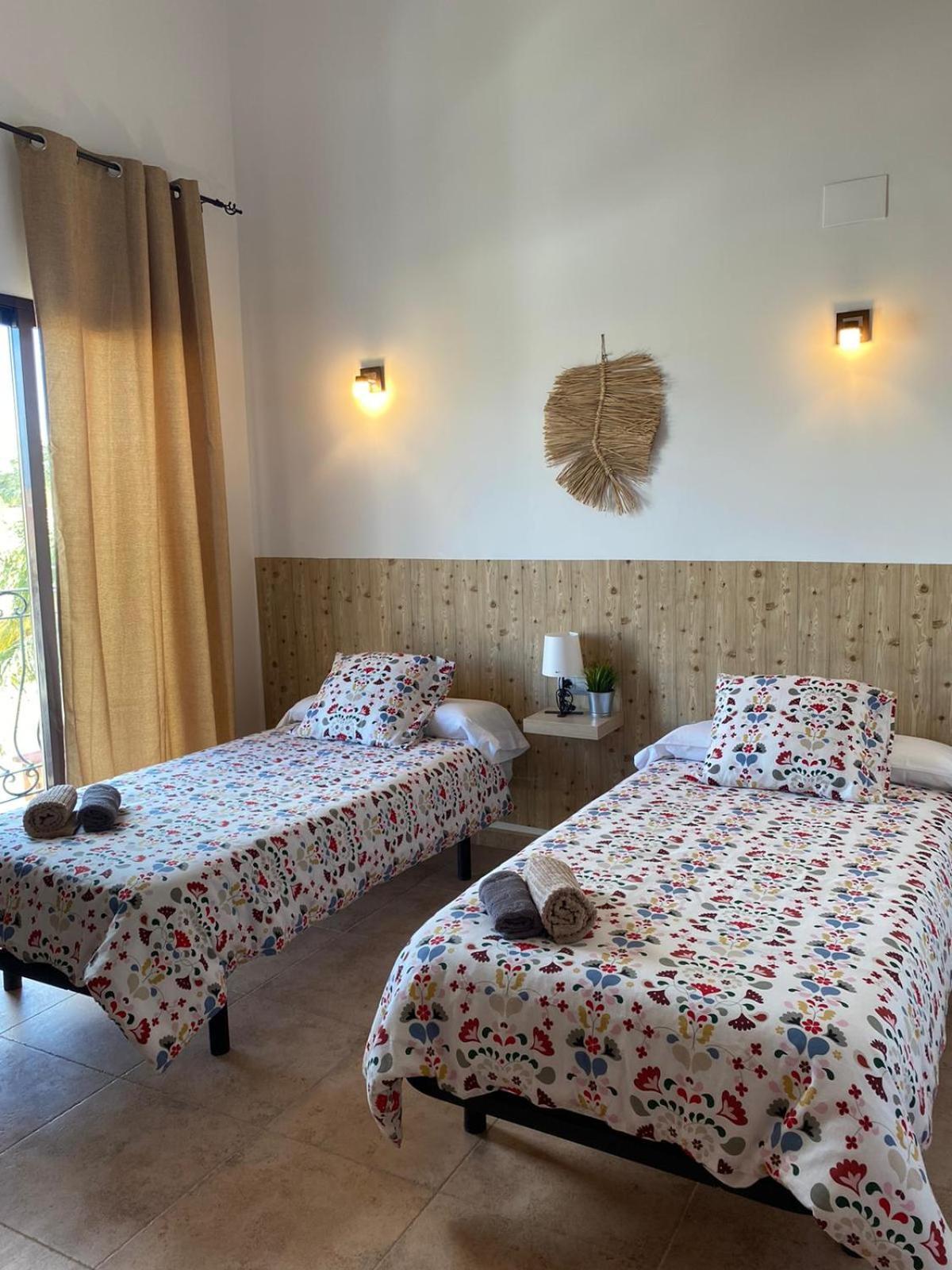 Hostal Espai Mediterrani Puebla de Vallbona Luaran gambar