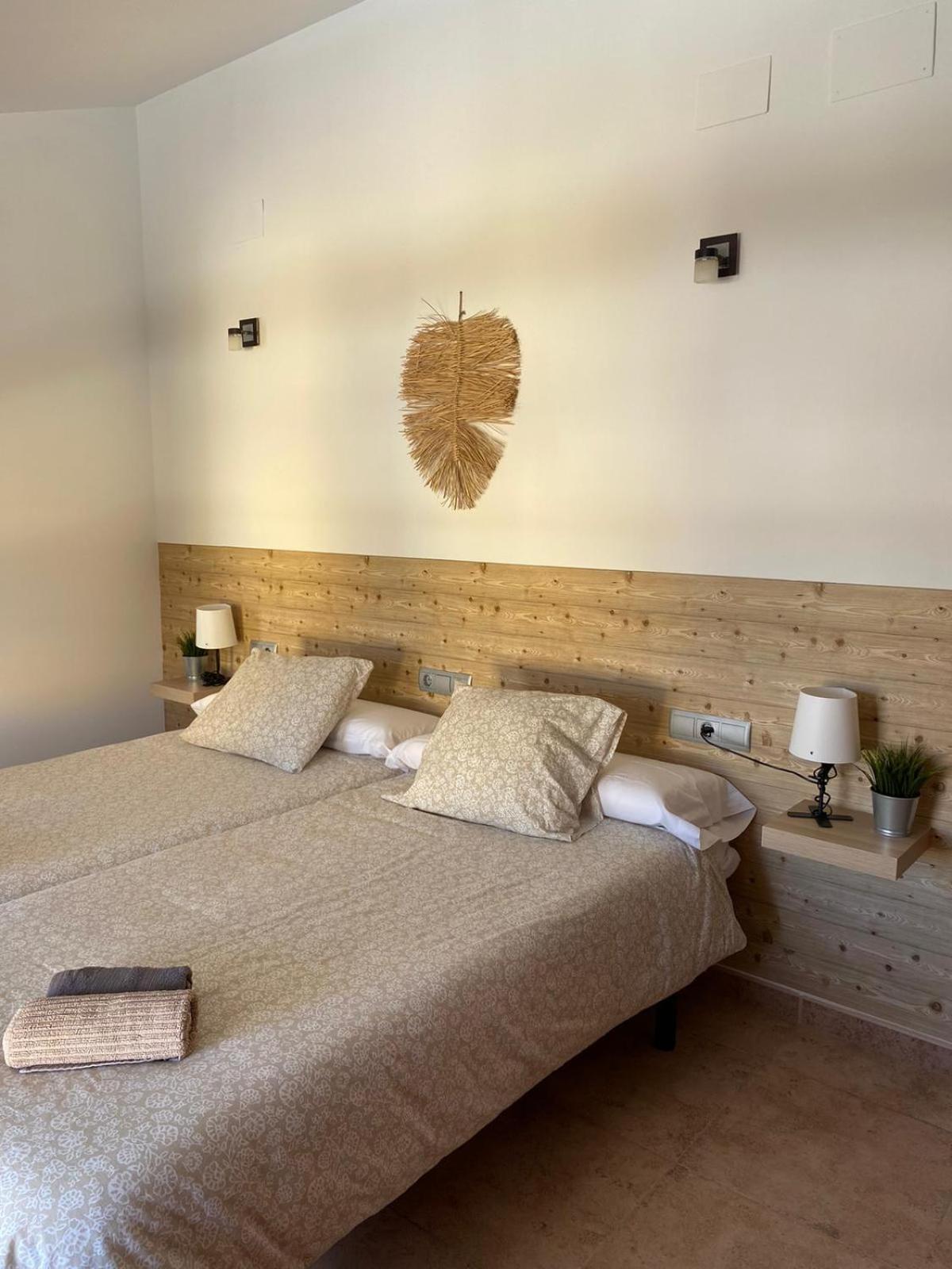 Hostal Espai Mediterrani Puebla de Vallbona Luaran gambar