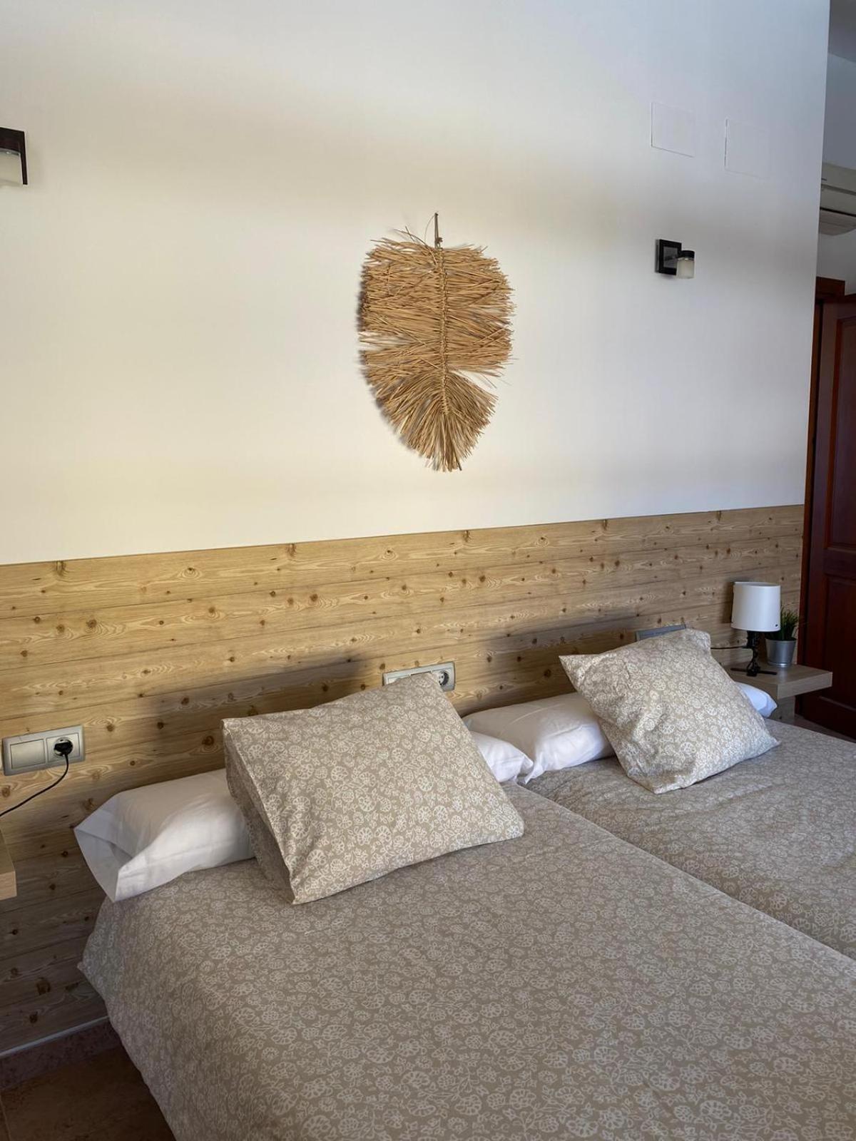 Hostal Espai Mediterrani Puebla de Vallbona Luaran gambar